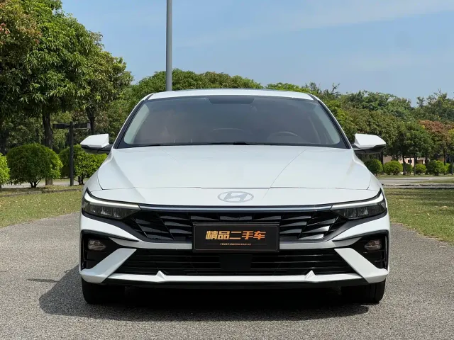 Hyundai Elantra — Фото автомобиля 2