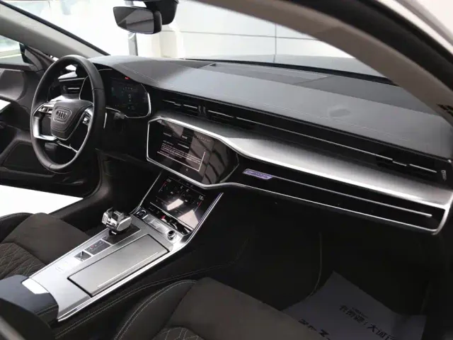 Audi A7L — Фото автомобиля 22