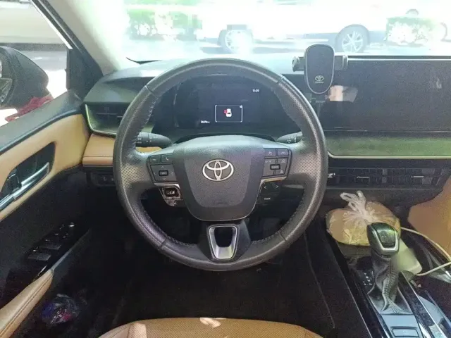 Toyota Camry — Фото автомобиля 2