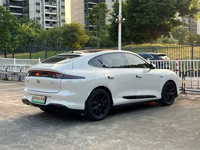 IM Motors LS6 — Фото автомобиля 18