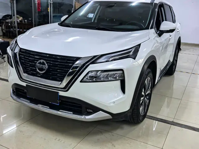 Nissan X-Trail — Фото автомобиля 2
