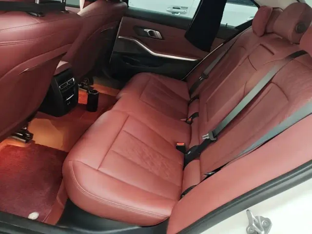 BMW 3 Series — Фото автомобиля 16