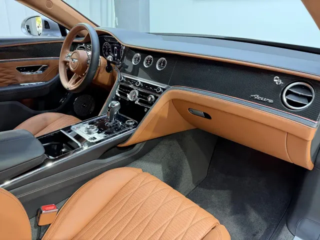 Bentley Flying Spur — Фото автомобиля 8