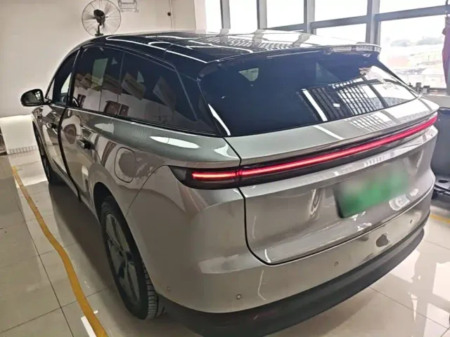 Li Auto i6 — Фото автомобиля 4