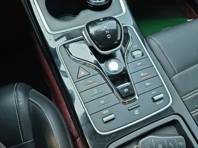 BYD Qin — Фото автомобиля 13