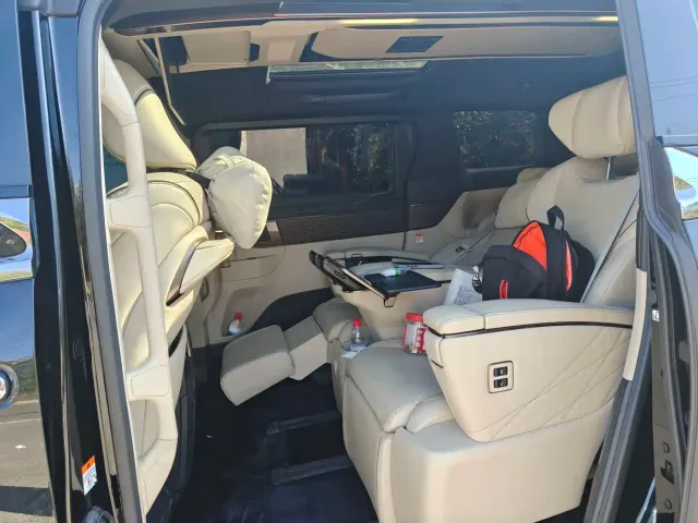 Toyota Vellfire — Фото автомобиля 11