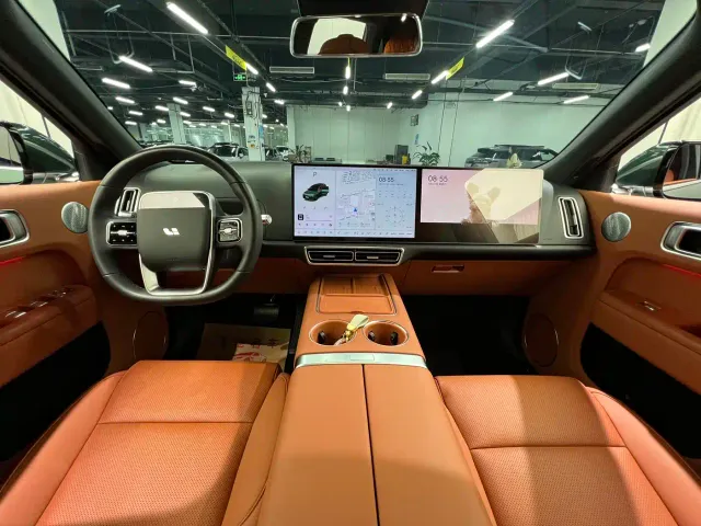 Li Auto L8 — Фото автомобиля 8