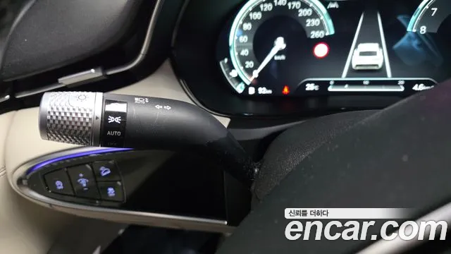 Genesis GV70 — Фото автомобиля 30
