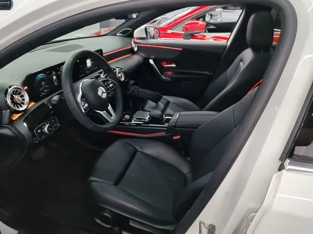 Mercedes-Benz Mercedes-Benz A-Class 2022 A 180 L Sport Sedan — Фото автомобиля 10
