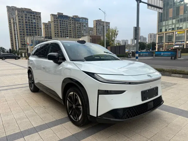Toyota BoZhi 3X — Фото автомобиля 3