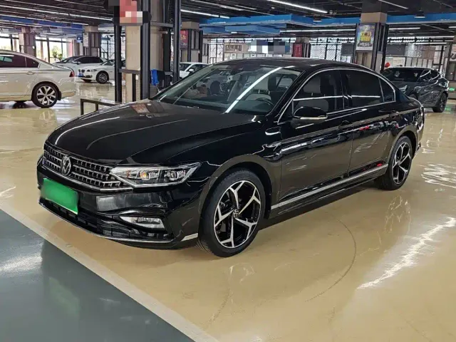 Фотография автомобиля — Volkswagen Magotan