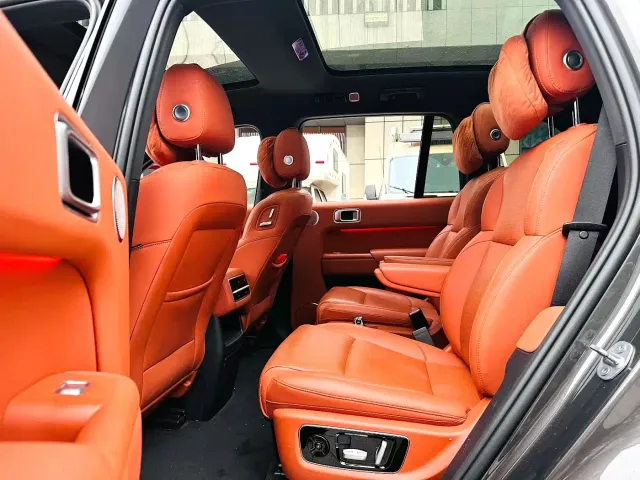 Li Auto L8 — Фото автомобиля 5