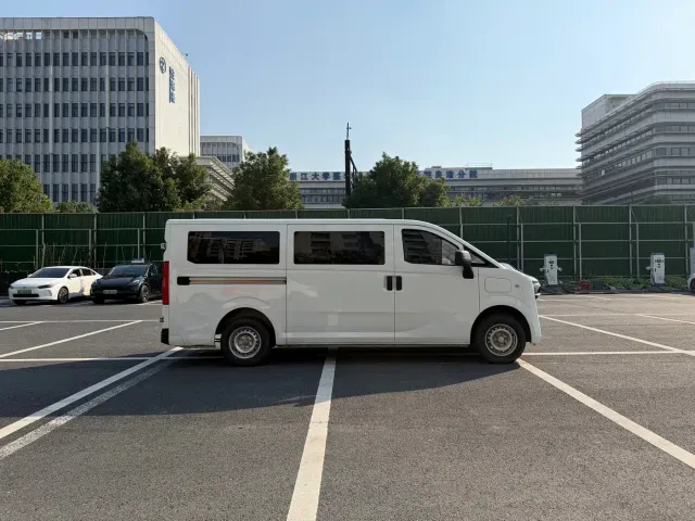 Changan Kuayue Kua Yue Xing Guang EV — Фото автомобиля 4