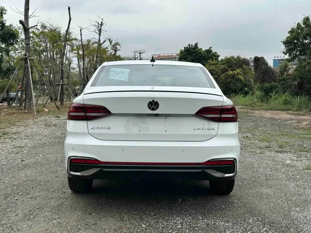 Volkswagen Lavida — Фото автомобиля 5