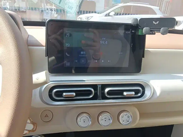 Wuling Hongguang Mini EV — Фото автомобиля 12