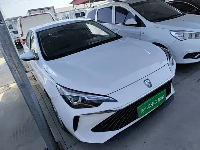 Roewe i5 — Фото автомобиля 3