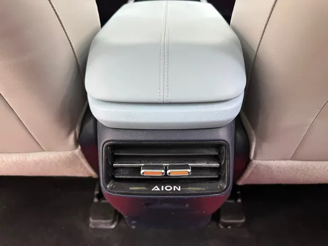 GAC Aion Y — Фото автомобиля 18