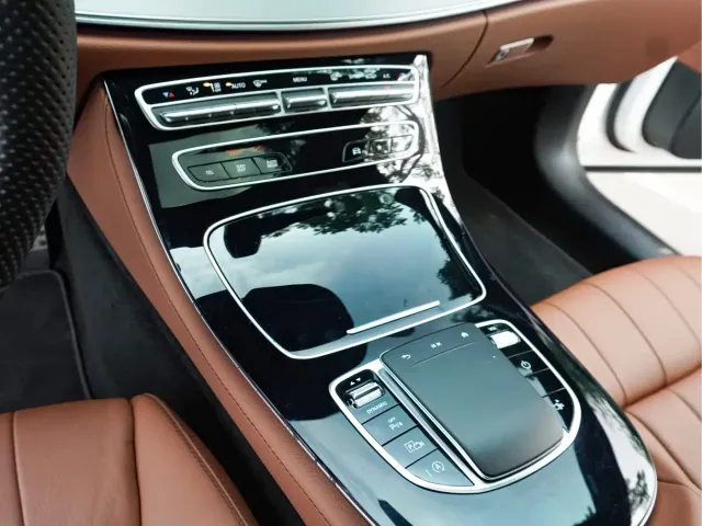 Mercedes-Benz E-Class — Фото автомобиля 14