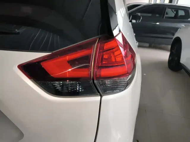 Nissan X-Trail — Фото автомобиля 23