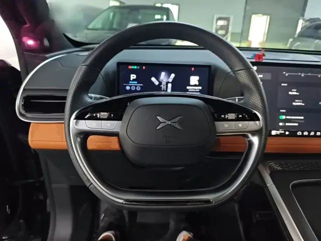 Xpeng G9 — Фото автомобиля 10