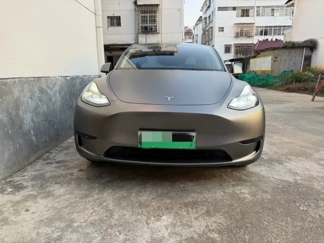 Tesla Model Y — Фото автомобиля 2