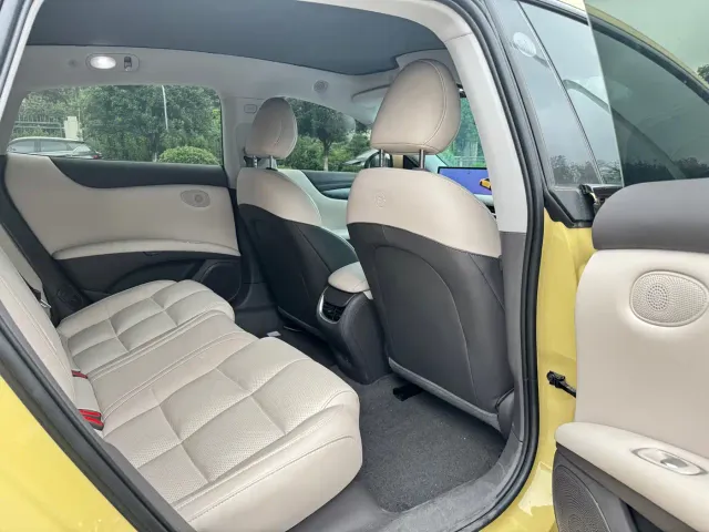 IM Motors L6 — Фото автомобиля 9