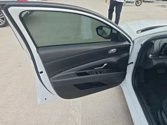 Hyundai Elantra — Фото автомобиля 7
