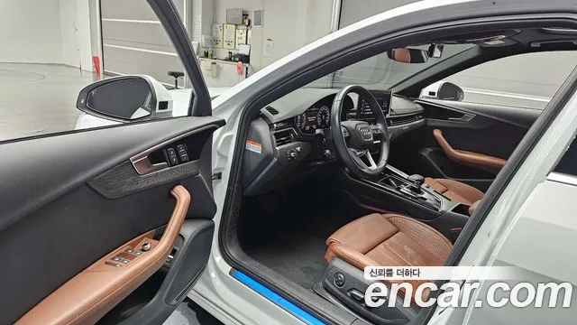 Audi A4 45 TFSI quattro Premium — Фото автомобиля 10