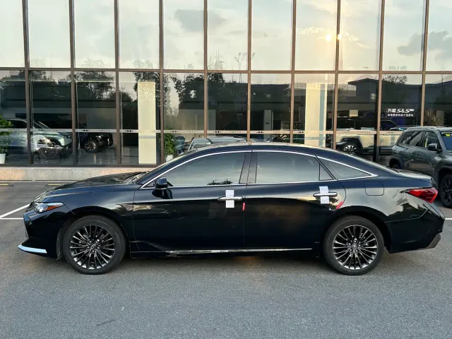 Toyota Avalon — Фото автомобиля 3