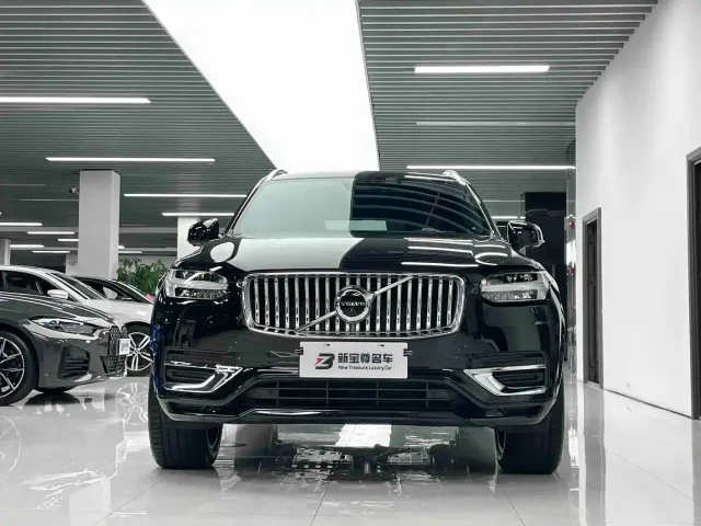 Volvo XC90 — Фото автомобиля 2