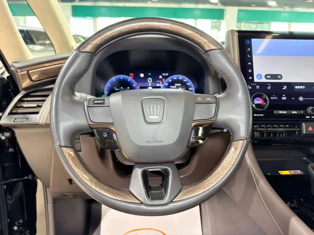 Toyota Vellfire — Фото автомобиля 5