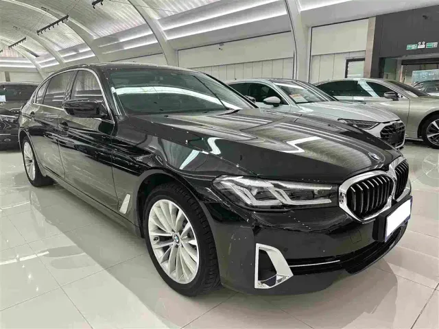Фотография автомобиля — BMW 5 Series
