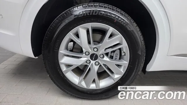 Genesis GV70 — Фото автомобиля 5