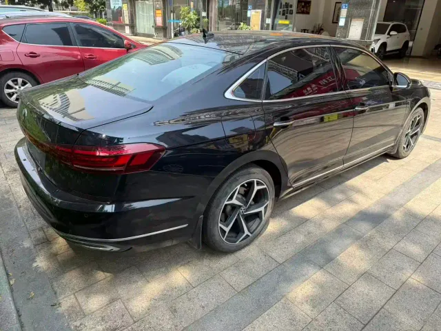 Volkswagen Passat — Фото автомобиля 5