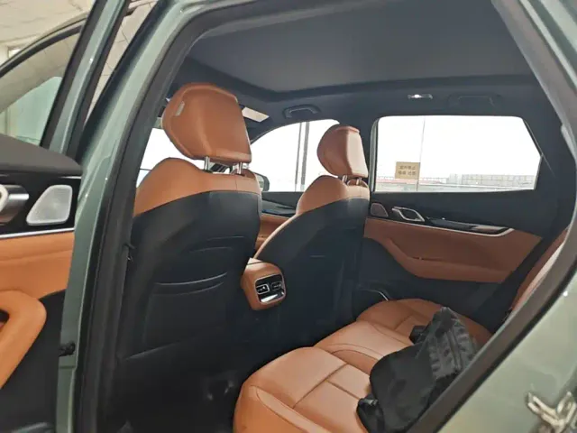 Geely Boyue L — Фото автомобиля 16