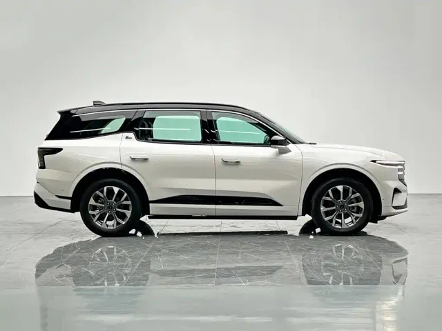 Ford Edge — Фото автомобиля 7