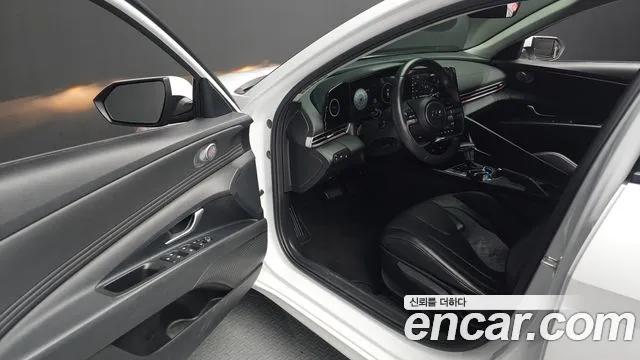 Hyundai AVANTE Avante (CN7) 1.6 LPi (Для проката) — Фото автомобиля 11