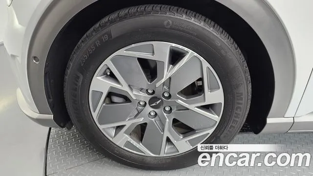Genesis GV60 — Фото автомобиля 5