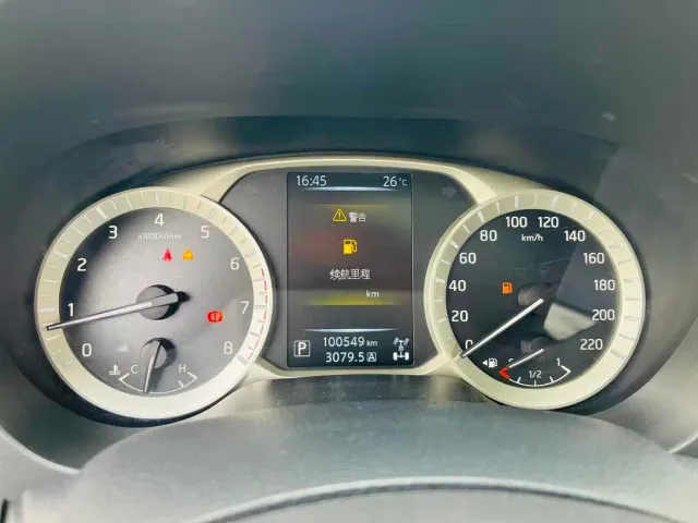 Nissan Terra — Фото автомобиля 11