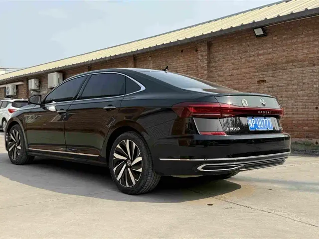Volkswagen Passat — Фото автомобиля 18