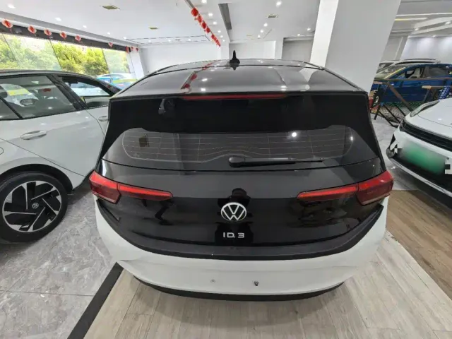 Volkswagen ID.3 — Фото автомобиля 3