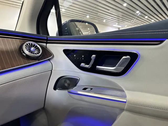 Mercedes-Benz EQE SUV — Фото автомобиля 20