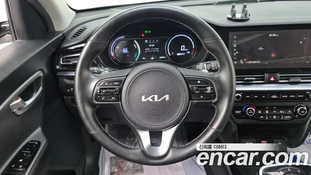Kia Niro — Фото автомобиля 14