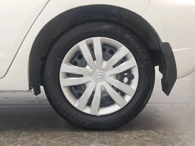 Honda Fit — Фото автомобиля 9