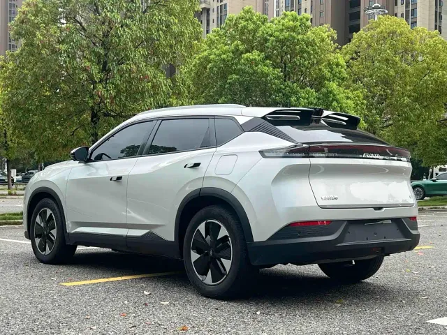 Dongfeng Fengshen L7 — Фото автомобиля 9