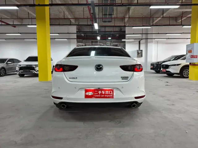 Mazda Axela — Фото автомобиля 7