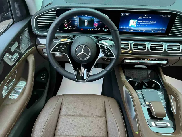 Mercedes-Benz GLE-Class — Фото автомобиля 11