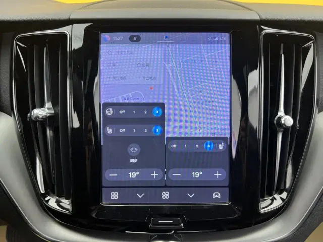Volvo XC60 — Фото автомобиля 27