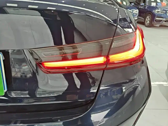 BMW 3 Series — Фото автомобиля 7