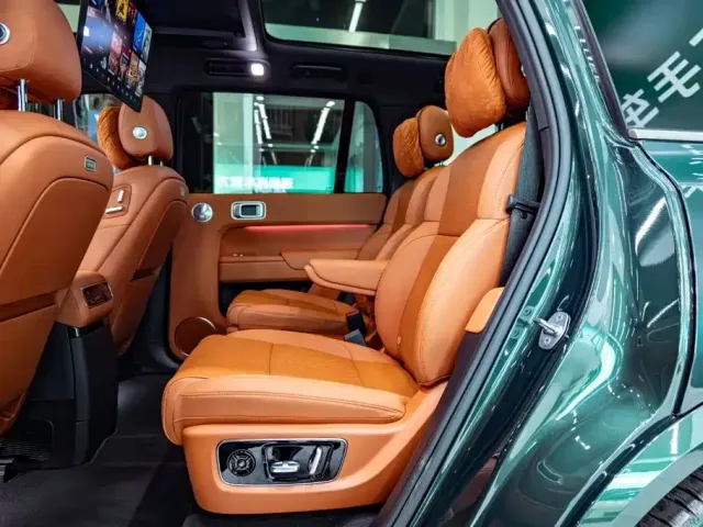 Li Auto L9 — Фото автомобиля 16